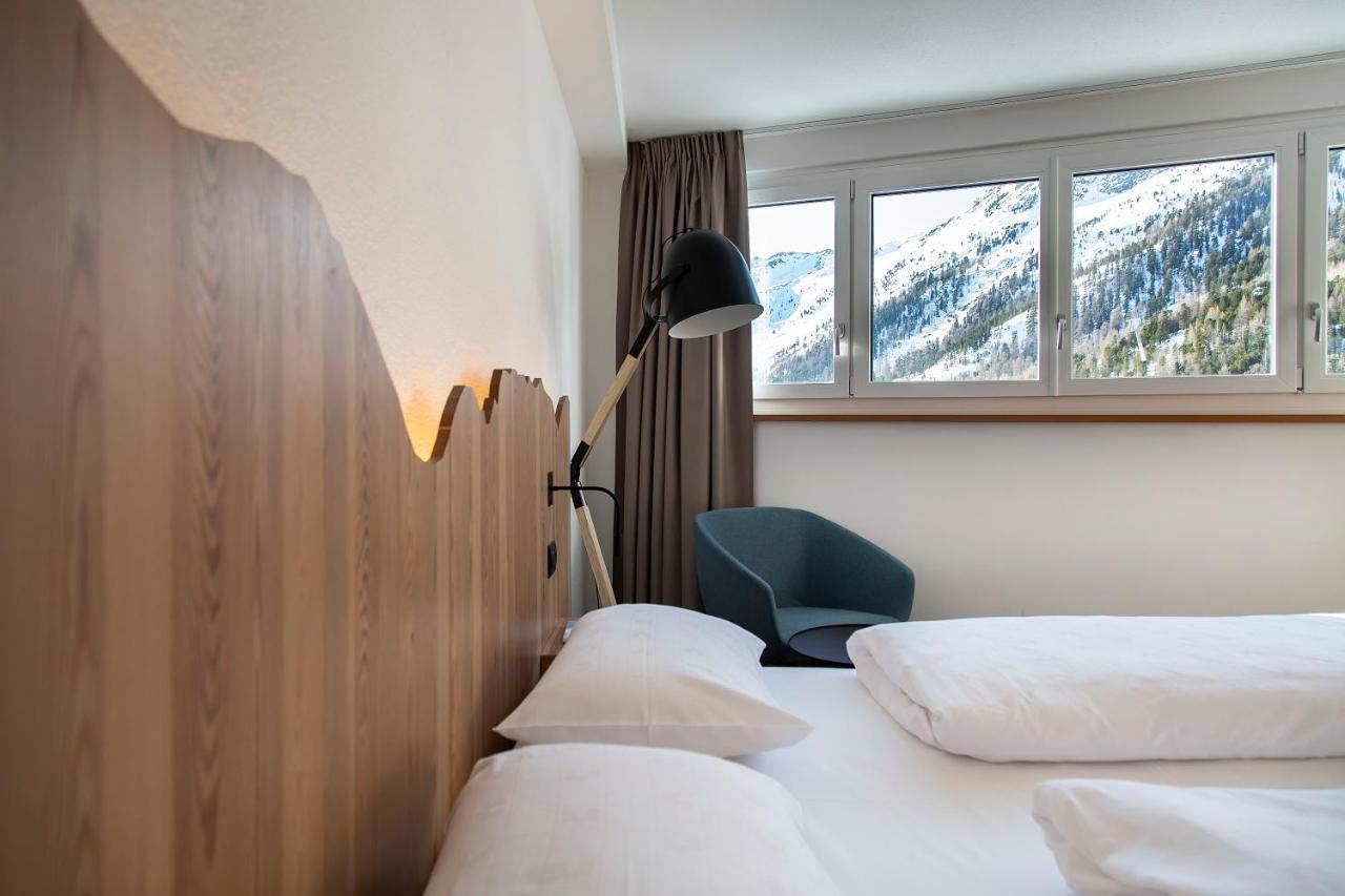 Blu Hotel Senales - Hotel Zirm Maso Corto Room photo
